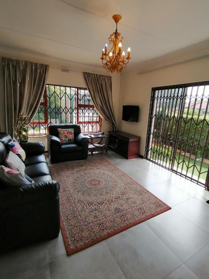 Apartamento Garden And Park Leisure On Tugela Benoni Exterior foto